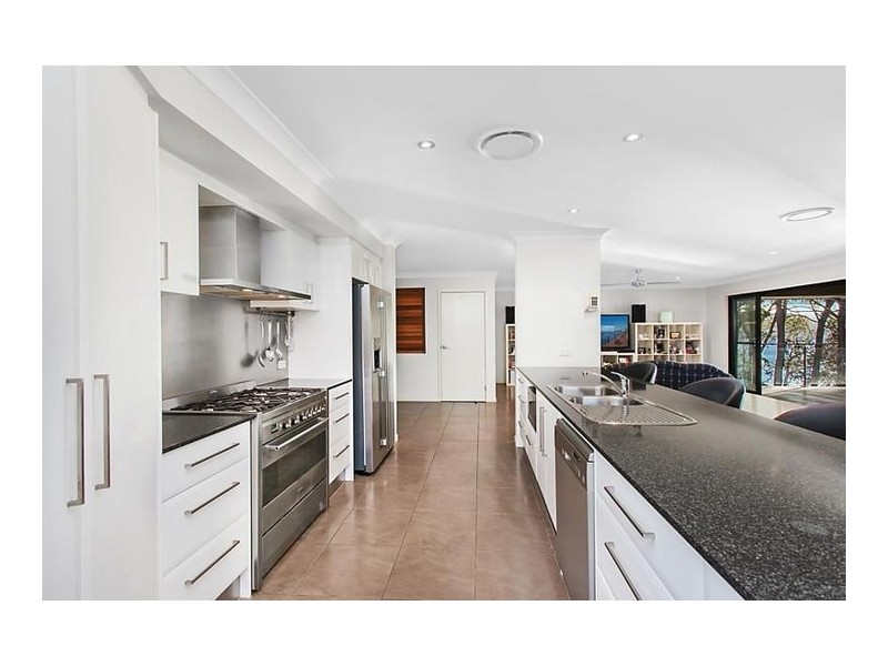 6 Musgrave Court, Banora Point NSW 2486