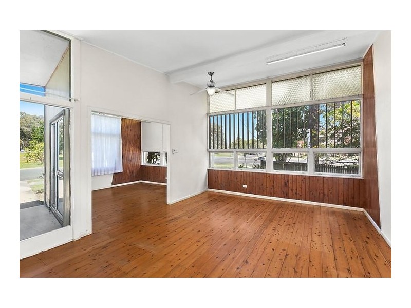 90 Sarawak Avenue, Palm Beach QLD 4221
