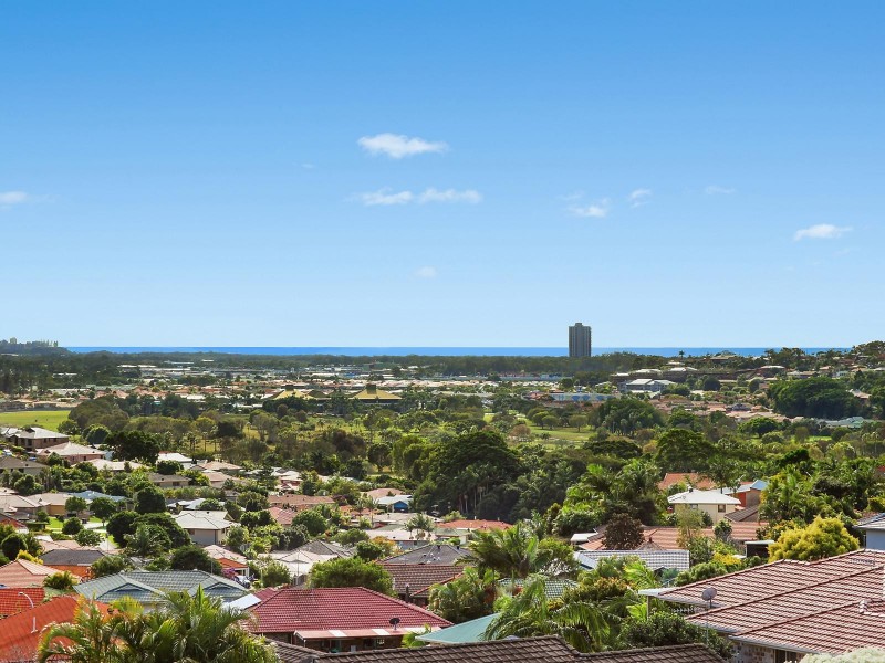 21 Clonakilty Close, Banora Point NSW 2486