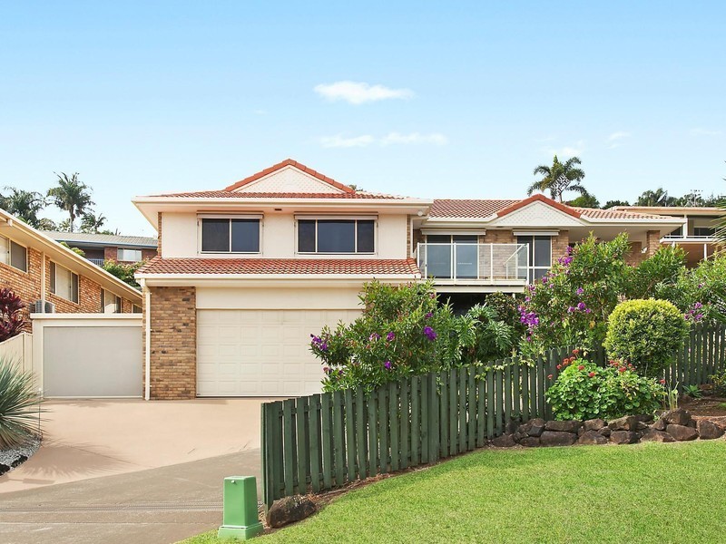 11 Muirfield Place, Banora Point NSW 2486