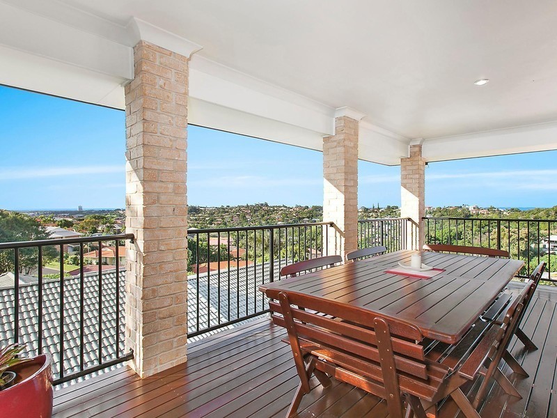 8 Mourne Terrace, Banora Point NSW 2486