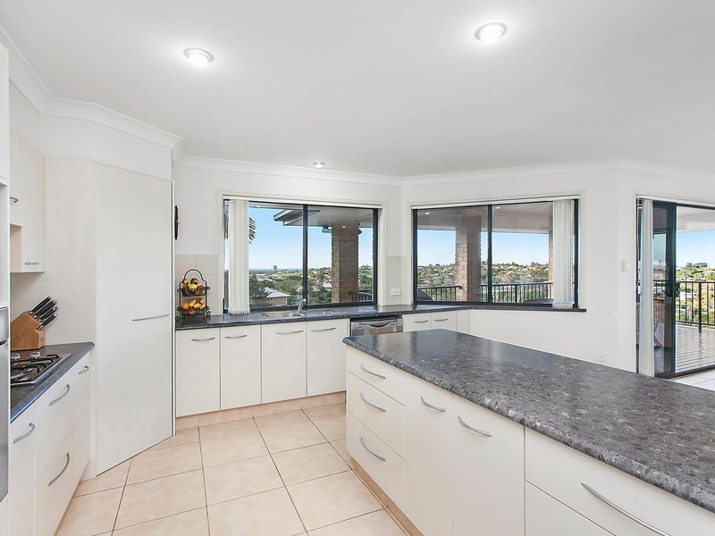 8 Mourne Terrace, Banora Point NSW 2486