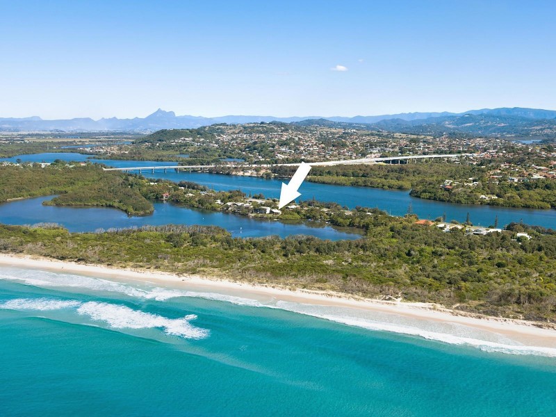 17 Wommin Lake Crescent, Fingal Head NSW 2487