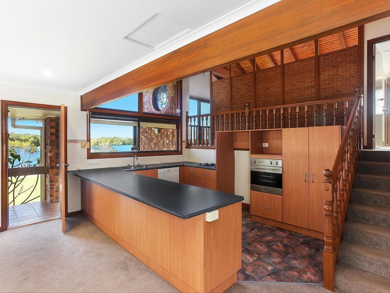 17 Wommin Lake Crescent, Fingal Head NSW 2487