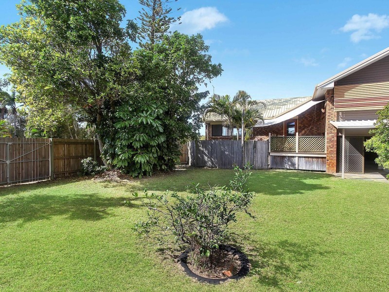 17 Wommin Lake Crescent, Fingal Head NSW 2487