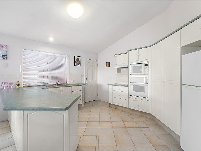 35 Birkdale Court, Banora Point NSW 2486