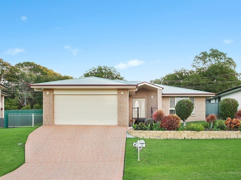 16 Buncrana Terrace, Banora Point NSW 2486