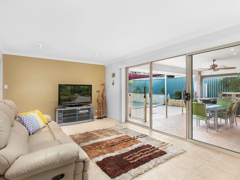 16 Buncrana Terrace, Banora Point NSW 2486