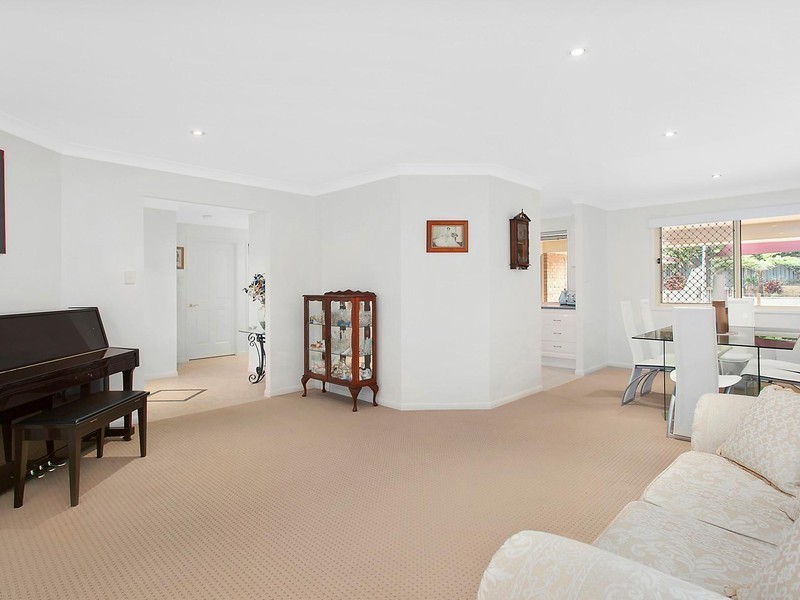 16 Buncrana Terrace, Banora Point NSW 2486