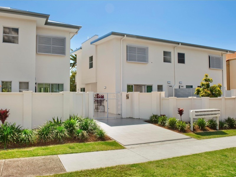 3/41 Dixon Street, Coolangatta QLD 4225