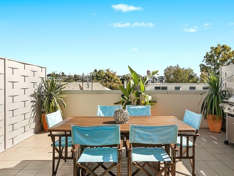 3/41 Dixon Street, Coolangatta QLD 4225