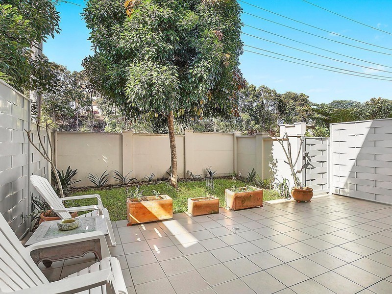 3/41 Dixon Street, Coolangatta QLD 4225