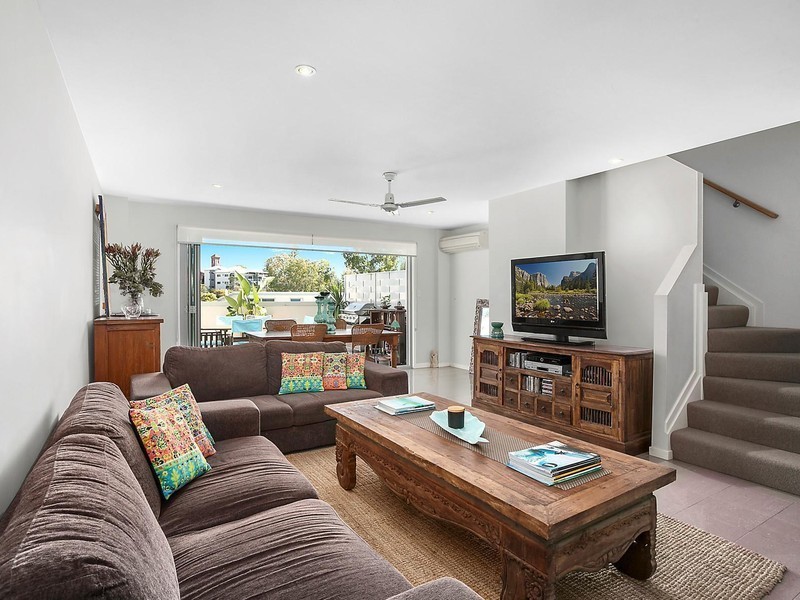 3/41 Dixon Street, Coolangatta QLD 4225