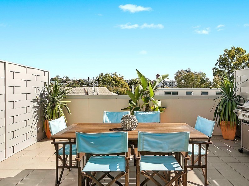 3/41 Dixon Street, Coolangatta QLD 4225