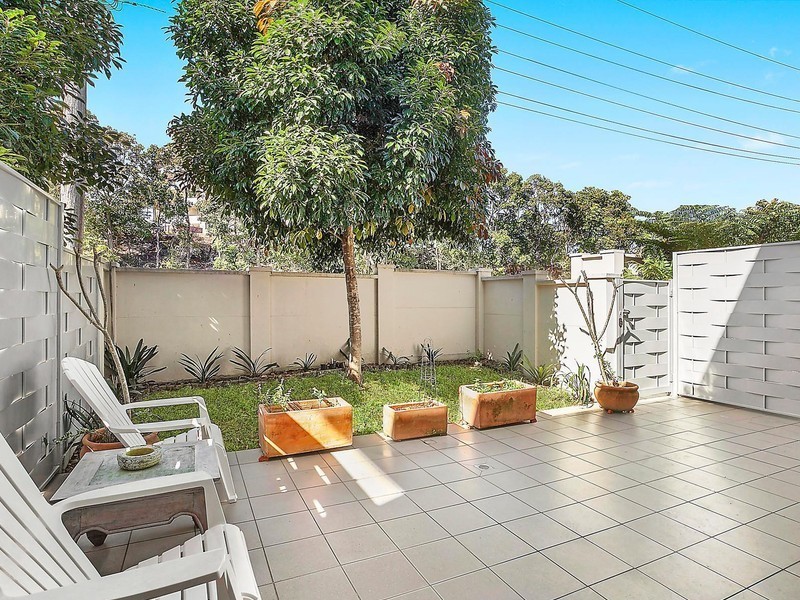 3/41 Dixon Street, Coolangatta QLD 4225