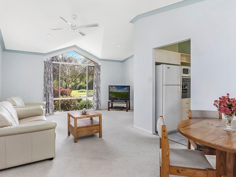 38 Avondale Drive, Banora Point NSW 2486