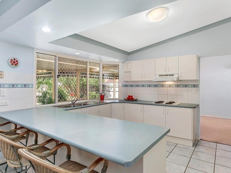 38 Avondale Drive, Banora Point NSW 2486