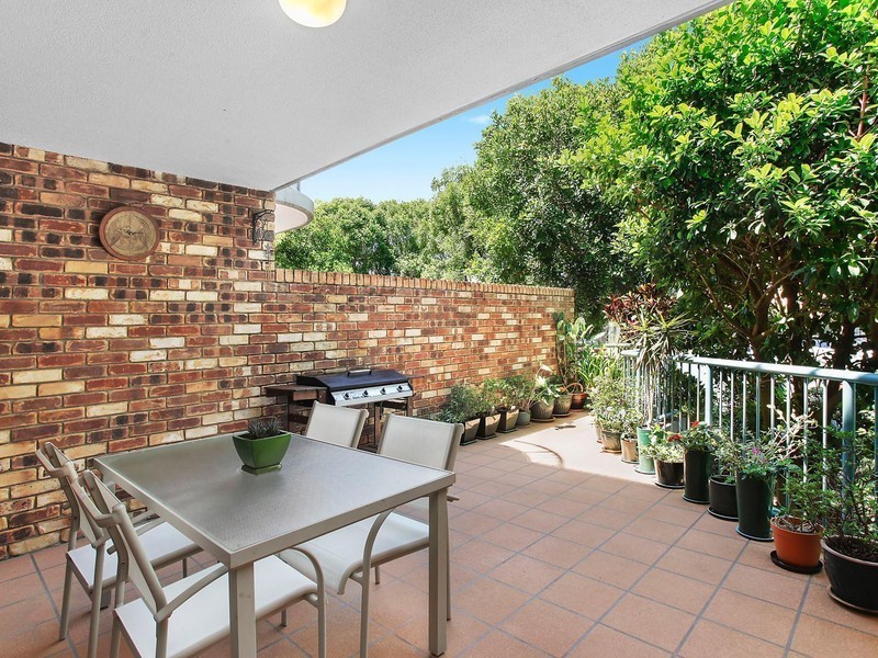 2/17 Korina Avenue, Kirra QLD 4225