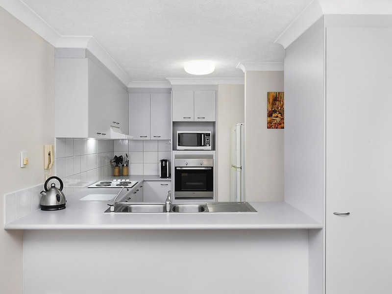 2/17 Korina Avenue, Kirra QLD 4225