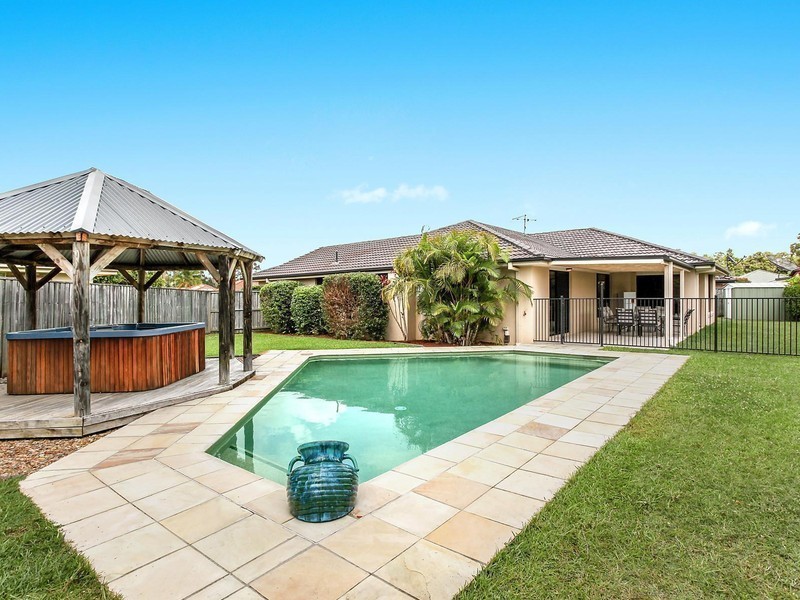 3 Ashgrove Place, Banora Point NSW 2486