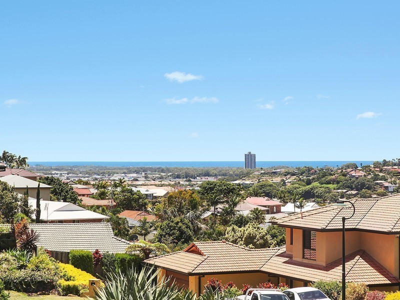 4 Mourne Terrace, Banora Point NSW 2486