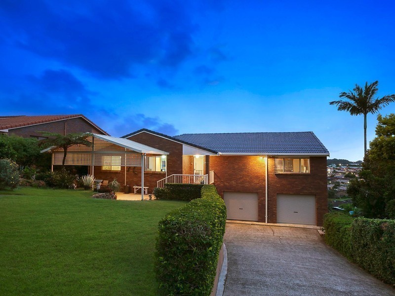 37 Castlecrag Avenue, Banora Point NSW 2486