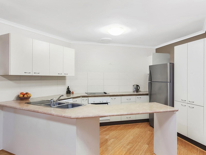 8 Chestnut Drive, Banora Point NSW 2486