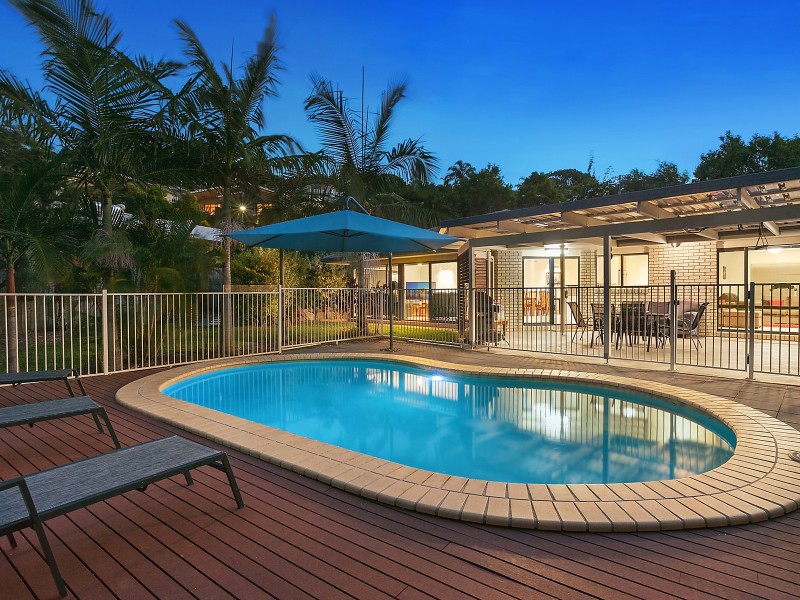 1 Buncrana Terrace, Banora Point NSW 2486