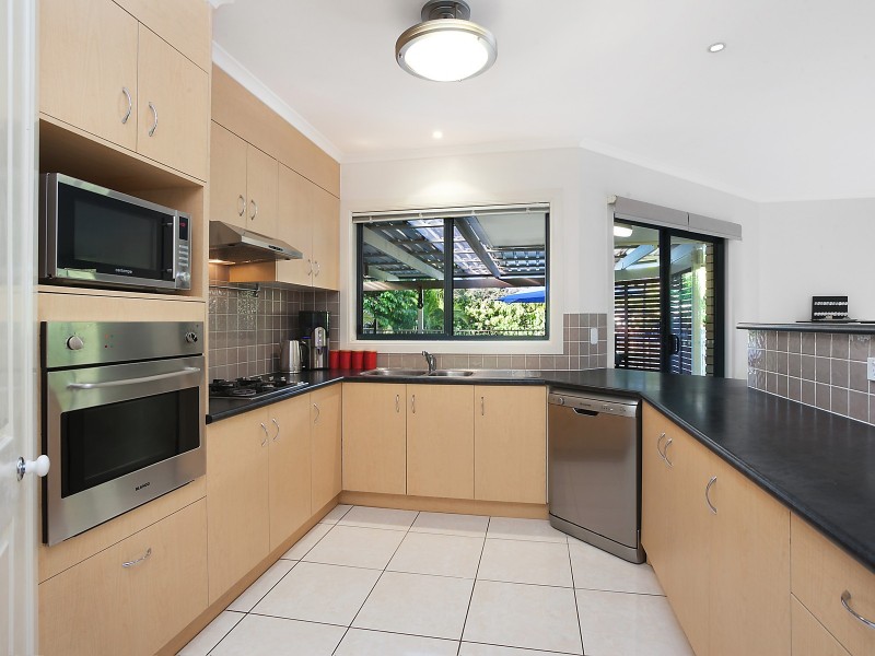 1 Buncrana Terrace, Banora Point NSW 2486