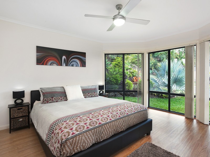1 Buncrana Terrace, Banora Point NSW 2486