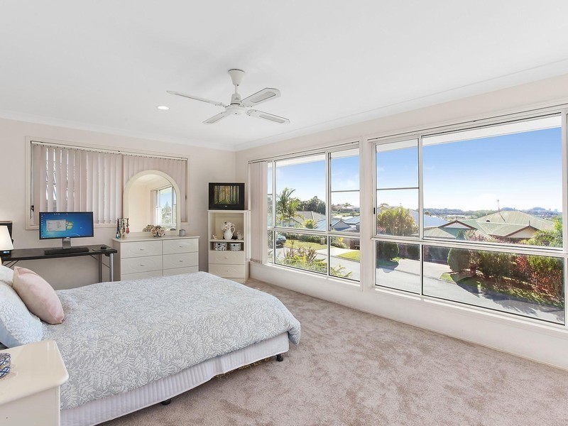 18 Tralee Drive, Banora Point NSW 2486