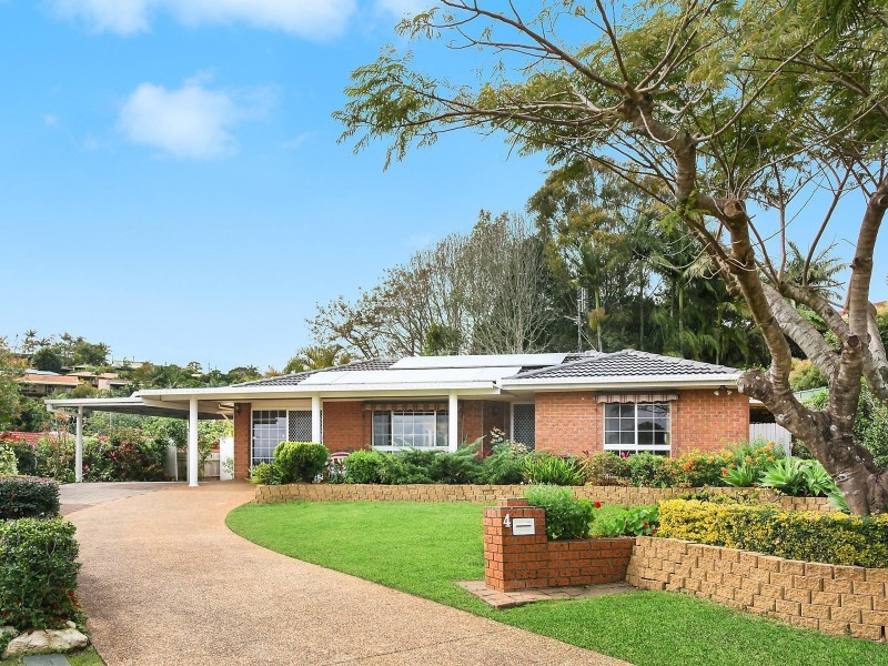 4 Gleneagles Place, Banora Point NSW 2486