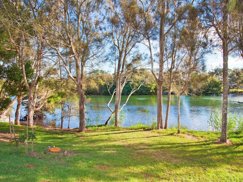 32 Lagoon Road, Fingal Head NSW 2487