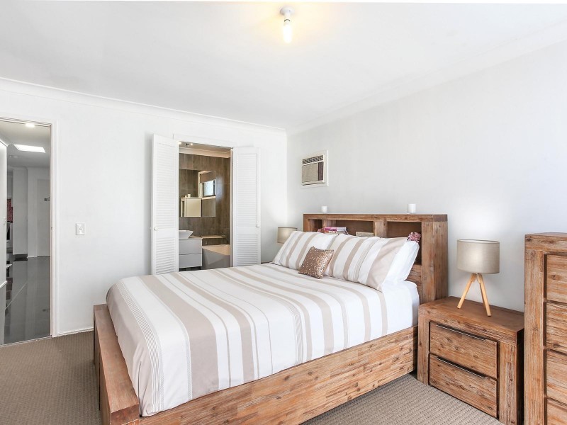 36 Ironbark Street, Elanora QLD 4221