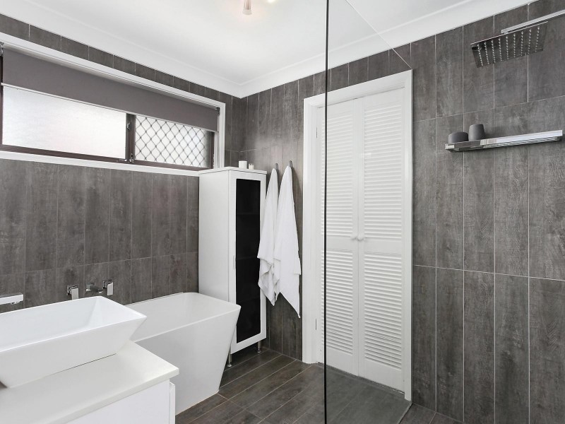 36 Ironbark Street, Elanora QLD 4221