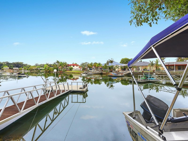 33 Mainsail Street, Currumbin Waters QLD 4223