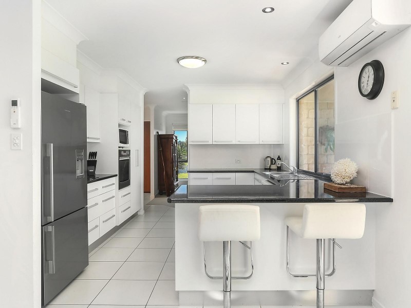 7 Liana Court, Banora Point NSW 2486