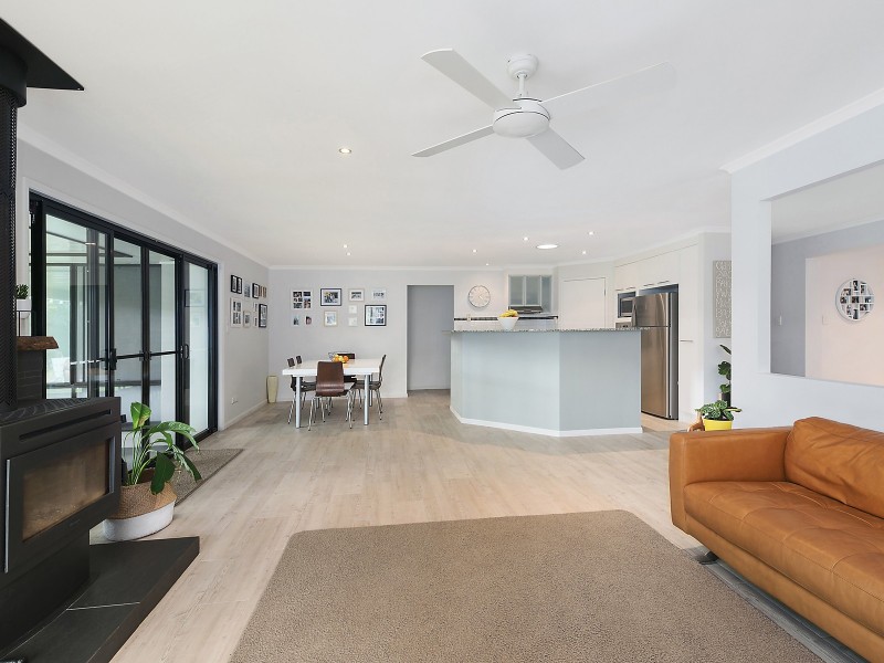 2 Glenfern Place, Bonogin QLD 4213