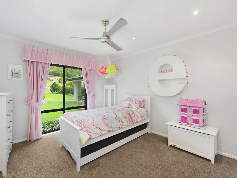 2 Glenfern Place, Bonogin QLD 4213