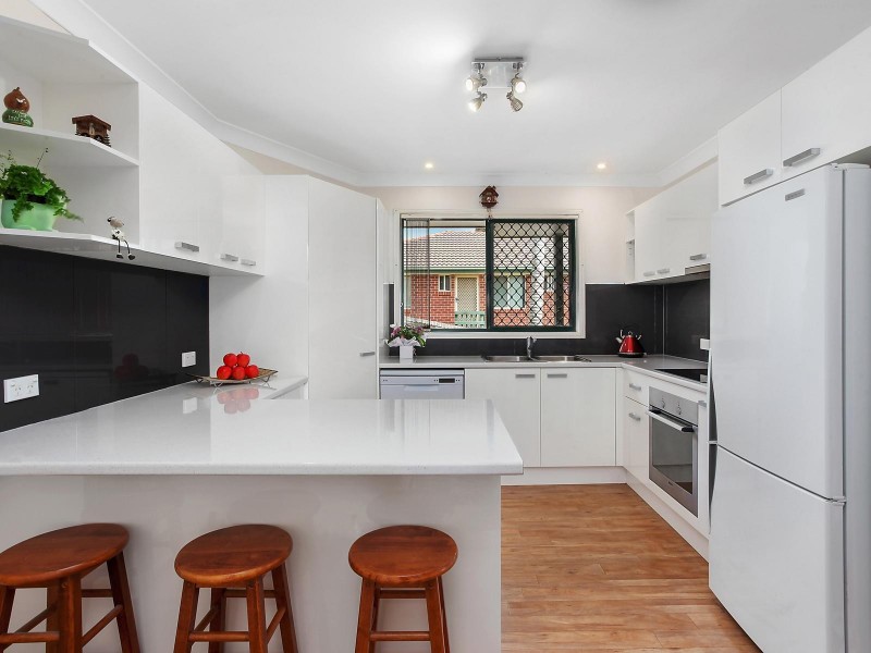 2/30 Honeymyrtle Drive, Banora Point NSW 2486