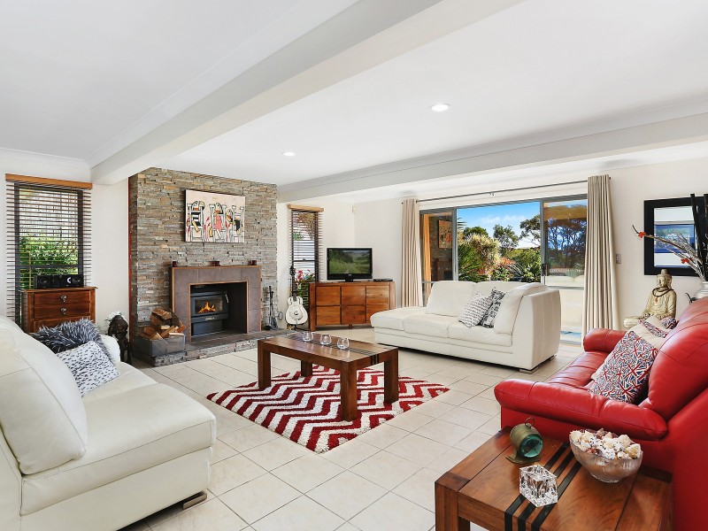 70 Lochlomond Drive, Banora Point NSW 2486