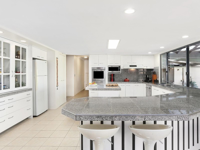 70 Lochlomond Drive, Banora Point NSW 2486
