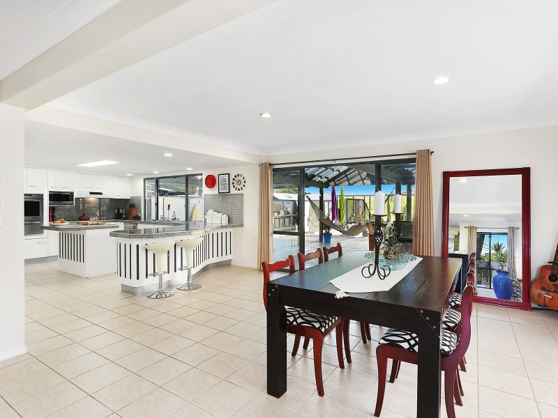 70 Lochlomond Drive, Banora Point NSW 2486