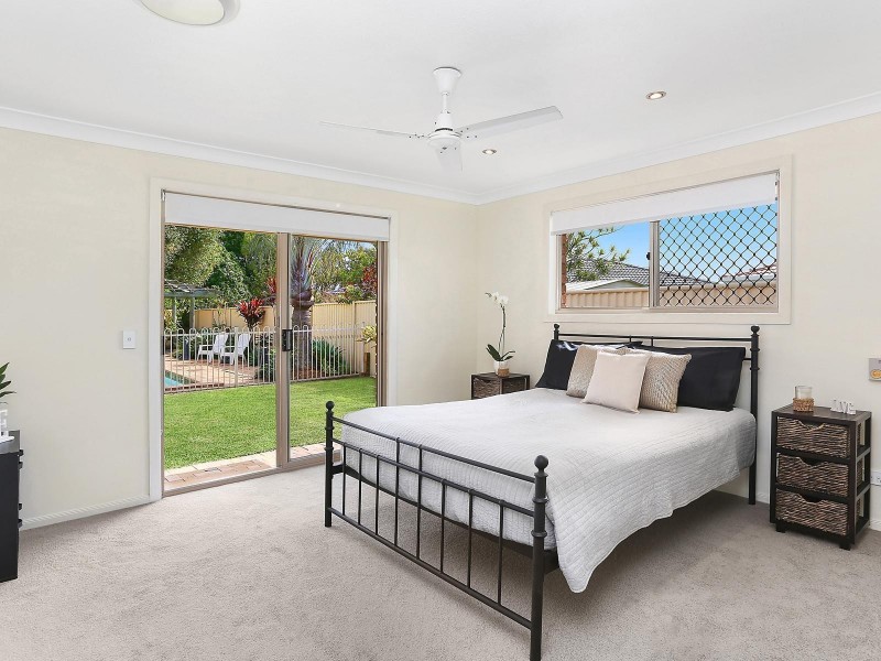 52 Bergamont Street, Elanora QLD 4221