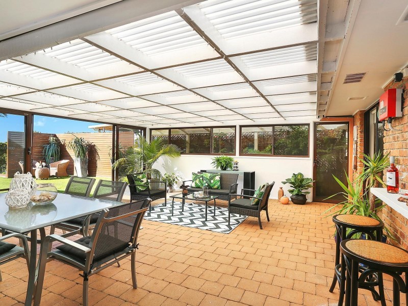 2 Oakland Parade, Banora Point NSW 2486