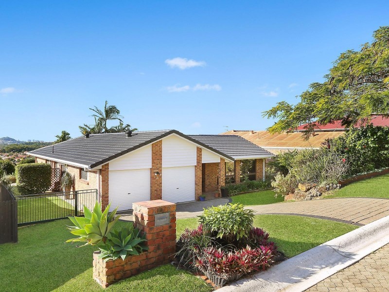 2 Oakland Parade, Banora Point NSW 2486