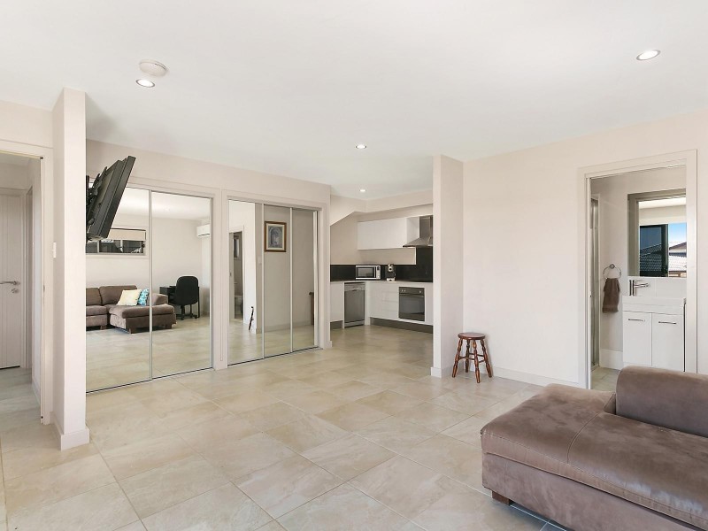 8 Wren Court, Tweed Heads South NSW 2486