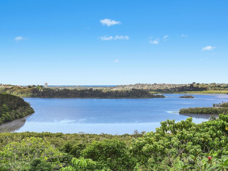 4 Lake Tahoe Drive, Bilambil Heights NSW 2486