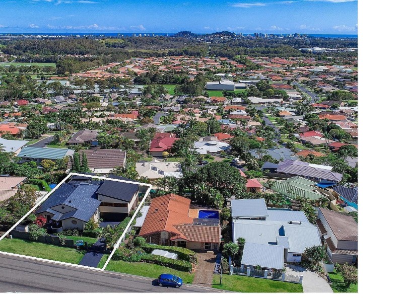 22 Oakland Parade, Banora Point NSW 2486