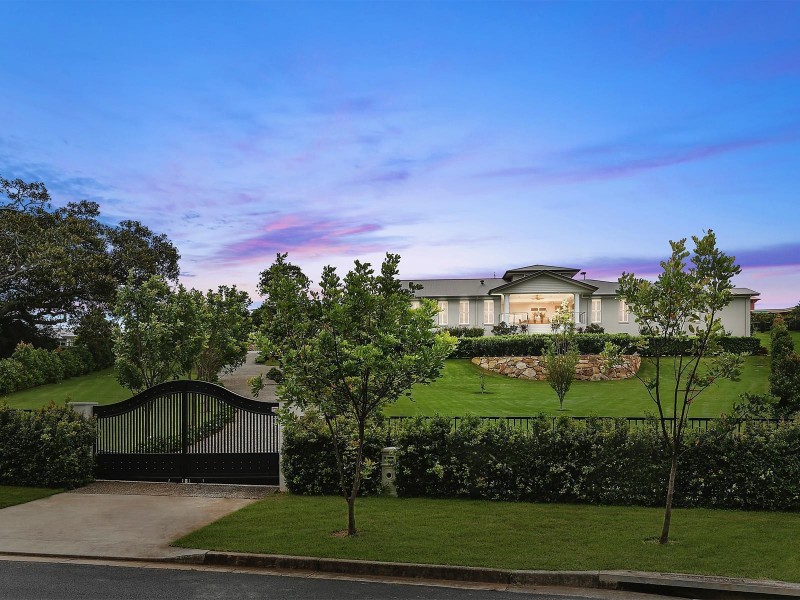 20 Sunnycrest Drive, Terranora NSW 2486